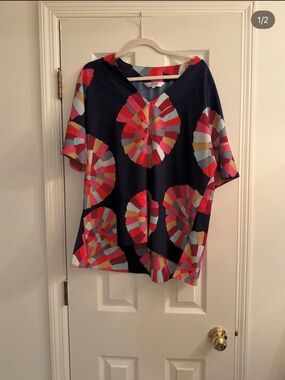 CROSBY by Mollie Burch Navy Top with Multicolor Fan Print